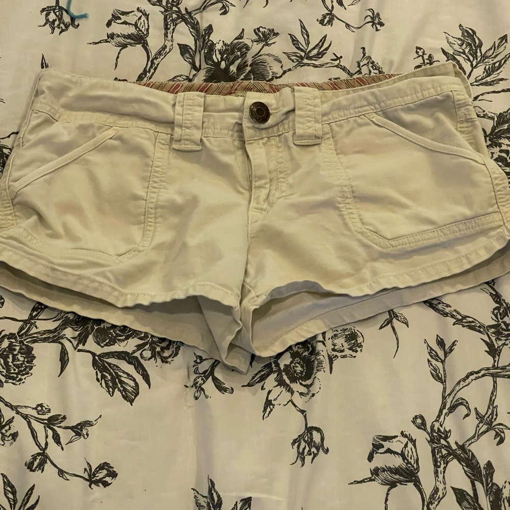 American Eagle Outfitters Cream Women's Shorts